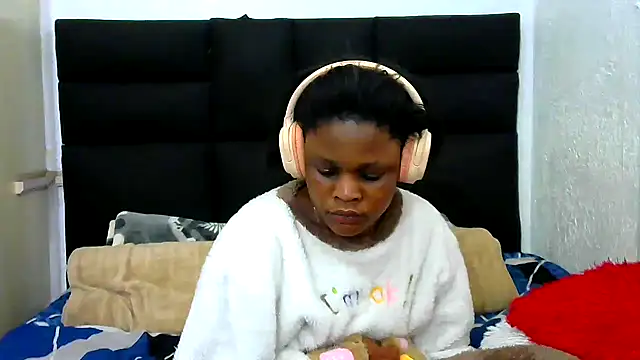 BlondieBitch webcam