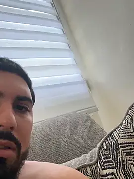 Pollo0215 webcam