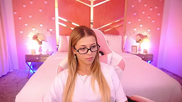 DoveLovee webcam