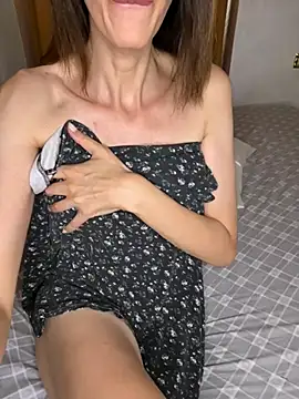 EliseAfterDark webcam