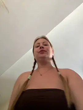 AlisaWhite webcam