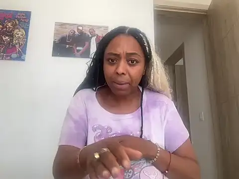 ChocolateCakeQueen webcam