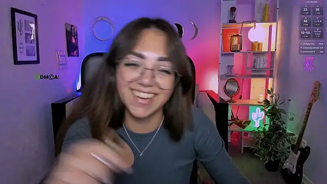 kiki_swan webcam