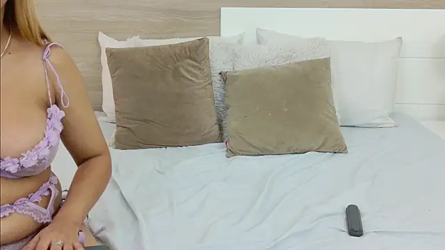 SelenaBelair webcam