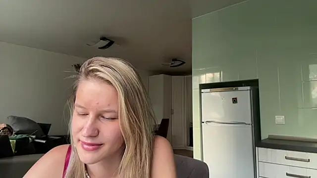 CryBaabyy webcam