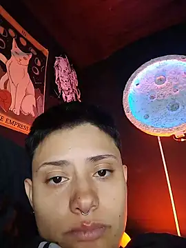 girl_intense444 webcam