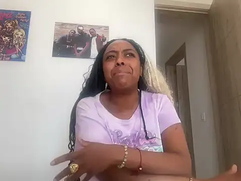 ChocolateCakeQueen webcam