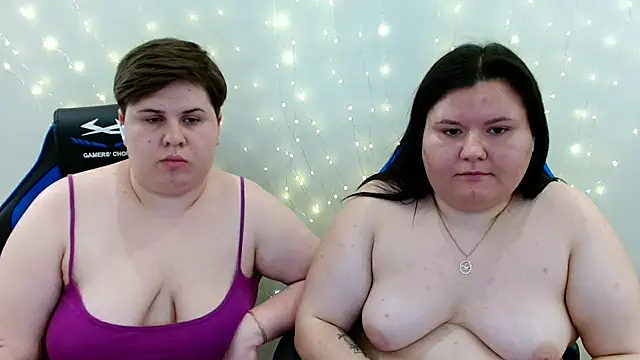 BeckyAndHellen webcam