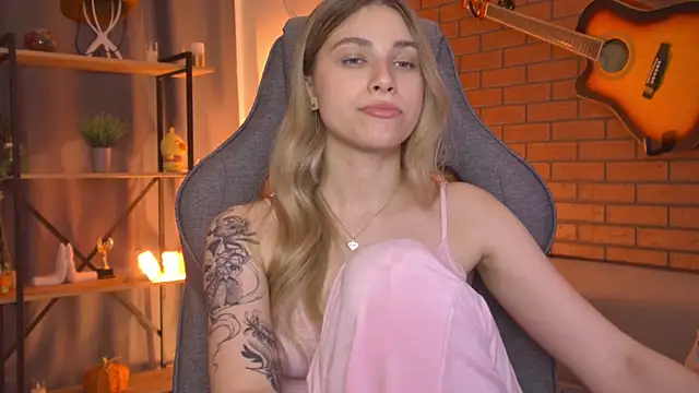 EllieCutes webcam