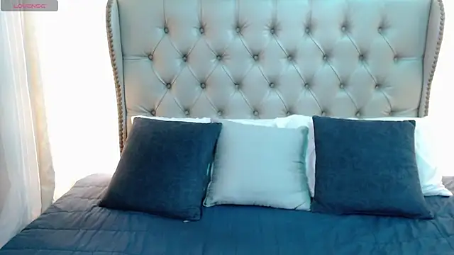 Liiamthompson webcam