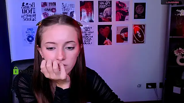 chloe_ley webcam