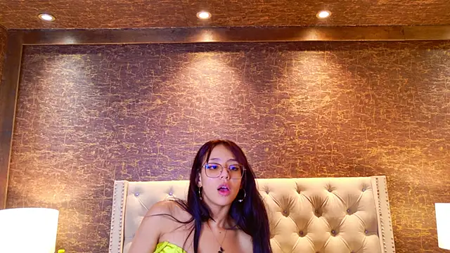 abril_collinz webcam