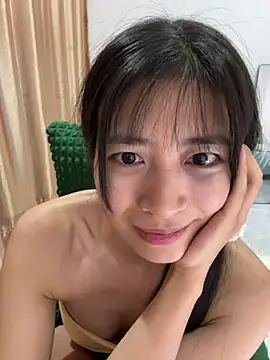 yiyiya520 webcam