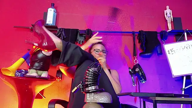 MistressSlut1 webcam