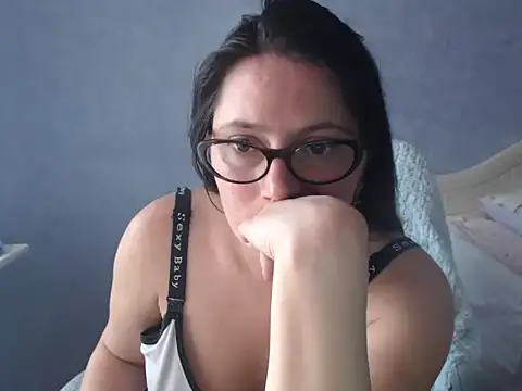 luckylisa23 - LuckyLisa23's free webcam - UK Sex Cams