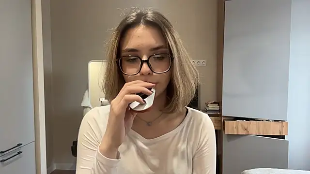 AnnaVelvetFire webcam
