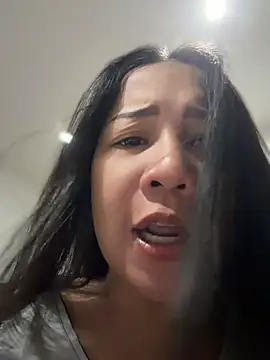 LINDA_HD live cam on StripChat