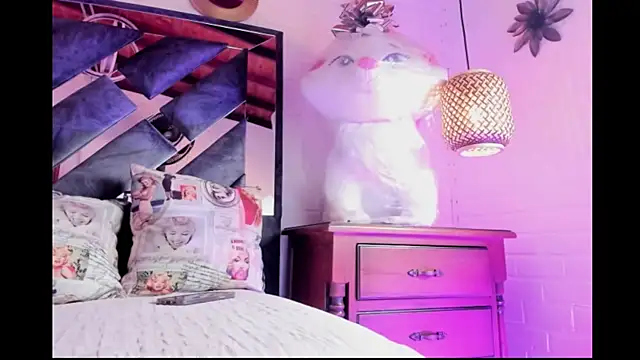annie_vega17_ webcam