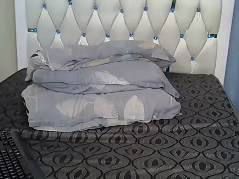 Prettyxoxoo live cam on StripChat