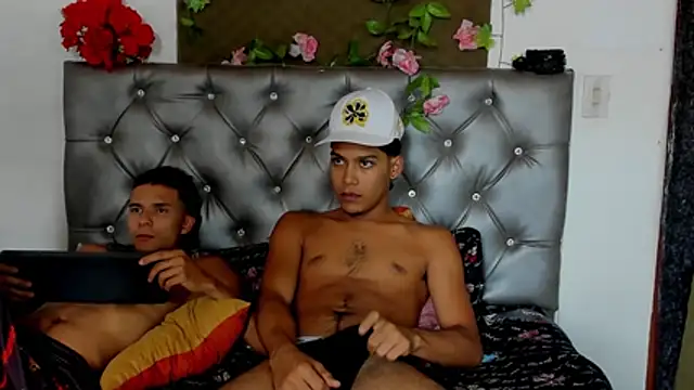 xxKamadevaxx webcam