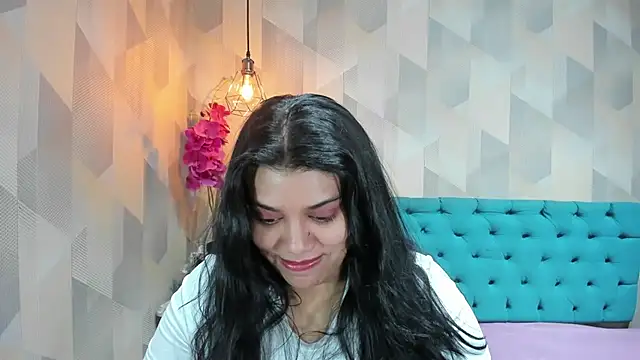 LindaBreeS webcam