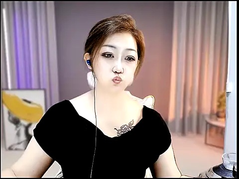 Mimi131499 webcam