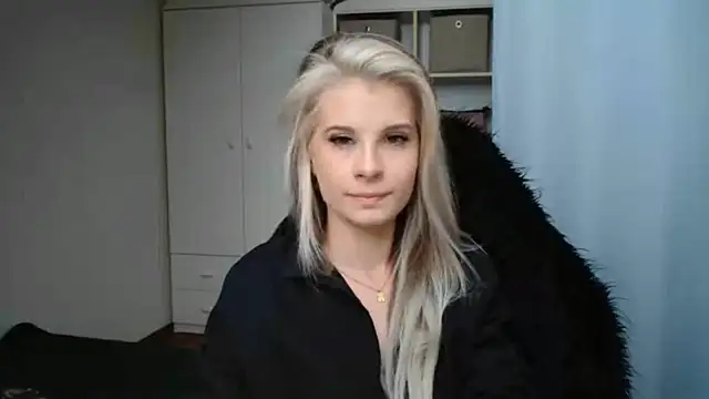 live strip chat KristineGlow