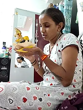Sexy-Kajal2 webcam