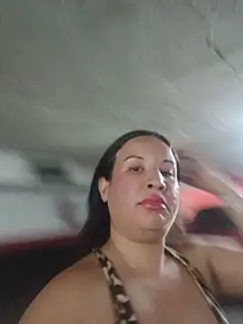 Xiomara_fiery webcam