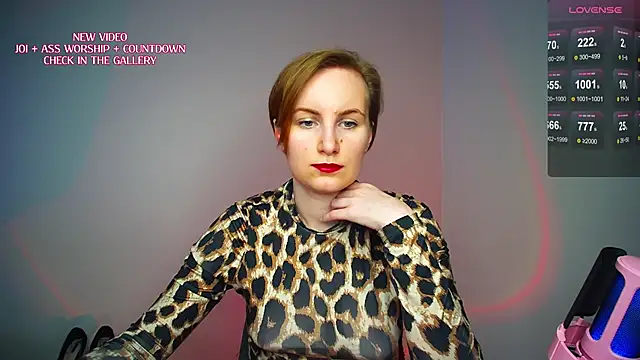 KinkyMissCherry webcam