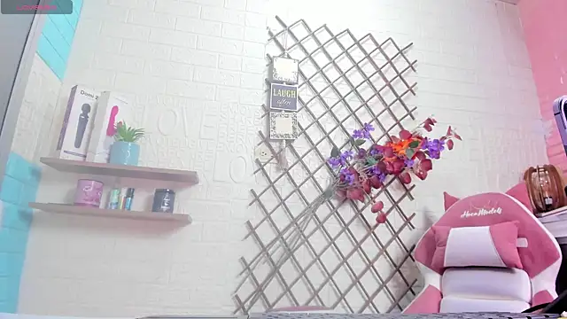 SALOME_KORLAND live cam on StripChat