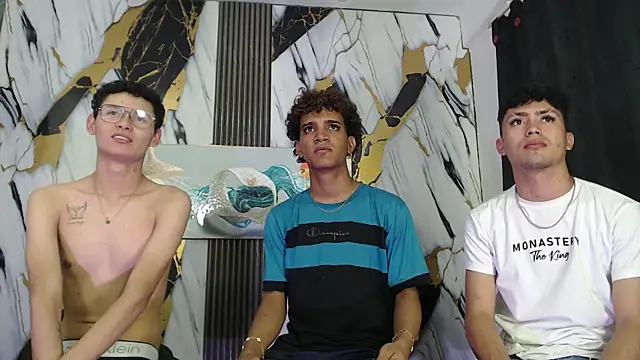 VERY_HOT_GUYS webcam