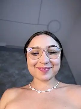 Mia_Luxor webcam