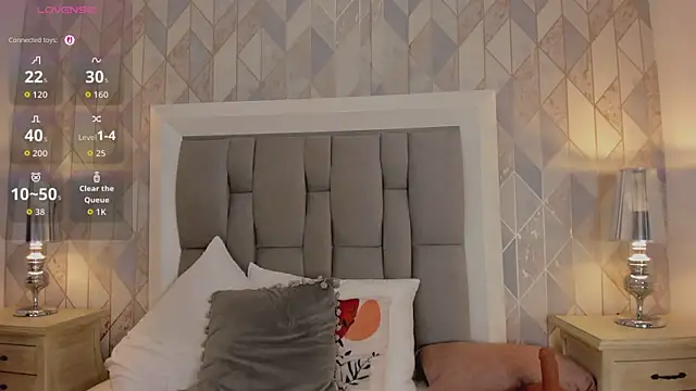 zharia_lux_25 webcam