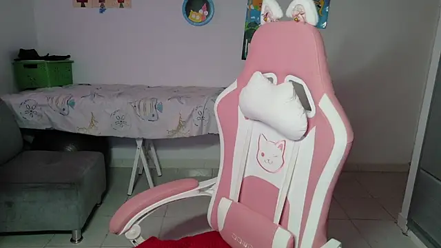 MommyMiaWs webcam