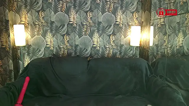 MadyMoan webcam