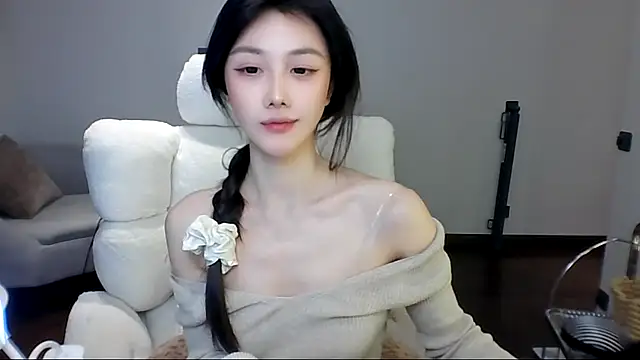 SylvieMaya webcam