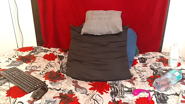 Milkypussyy webcam