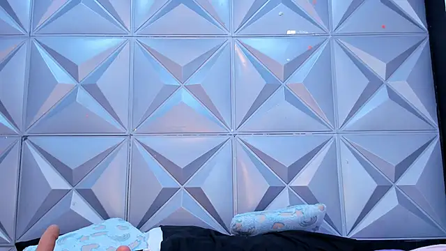 BustyGlow webcam