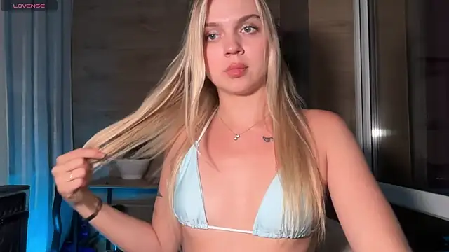 AlexaDeviliciouss webcam