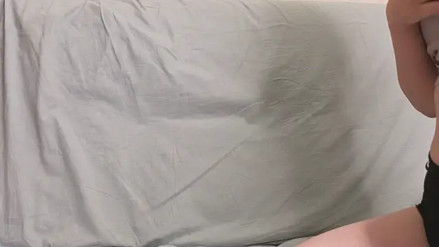 LissyWips webcam
