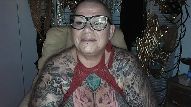 gepiercte_nippel webcam