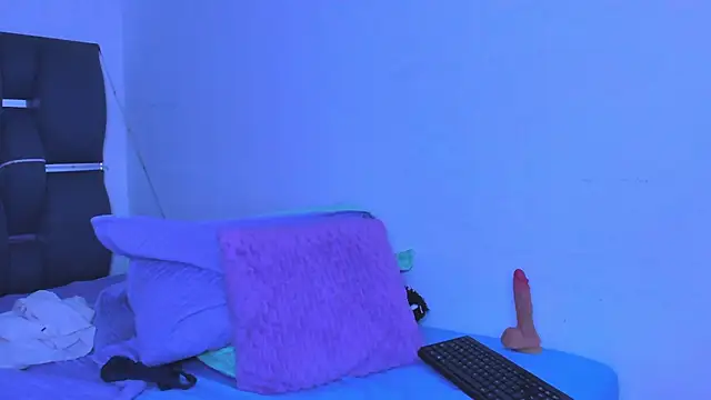 cyndycranforsquirT webcam