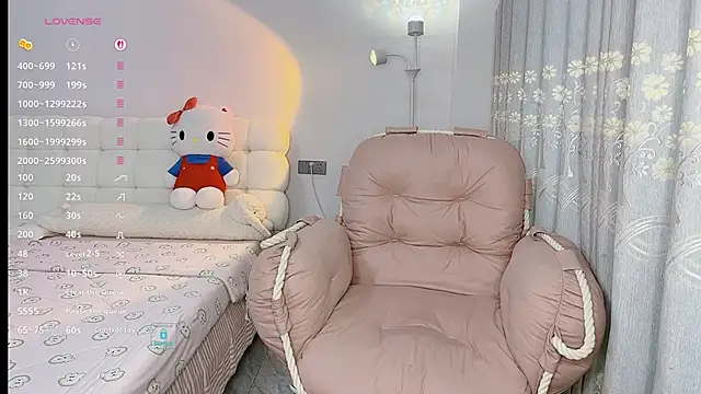 QiQiQi_ webcam