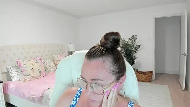 Vika73 webcam