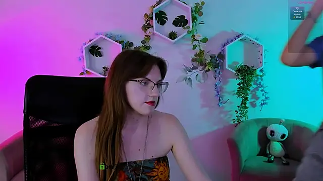 gloria_bubble webcam