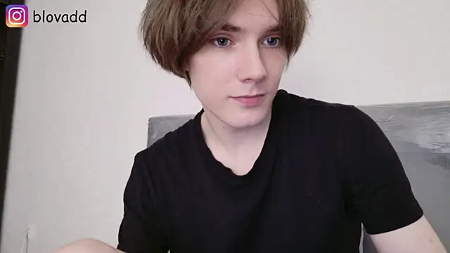 callmenineoneseven webcam