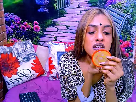 IndianPretty14u2Luv webcam