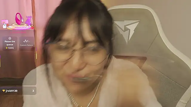 EmmitaGarcia webcam