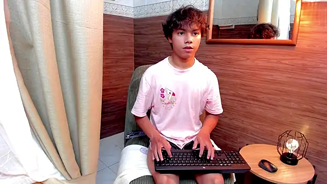 Honeymoon_sariel webcam